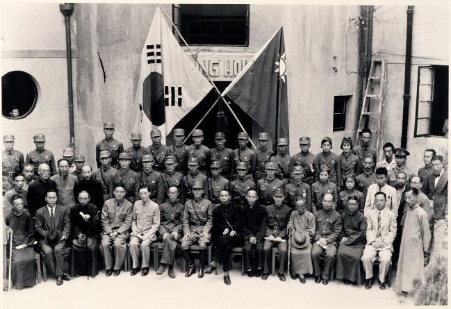 1940년 9월 17일 한국광복군총사령부 성립전례식 기념사진. 사진 제공=한국광복군동지회
