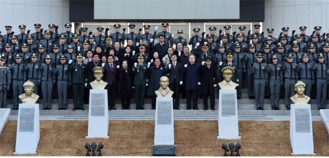 Heroes of independence war commemorated with busts 