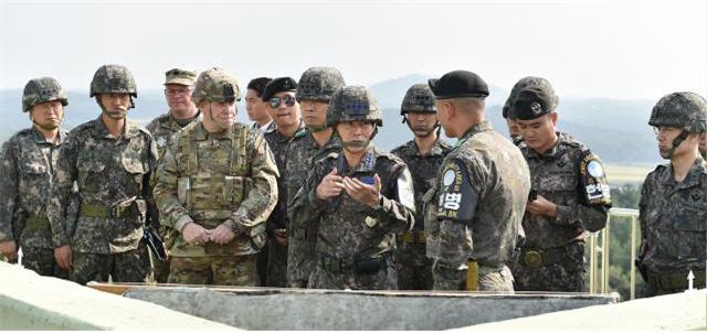 Encouraging ROK and US soldiers in the JSA area