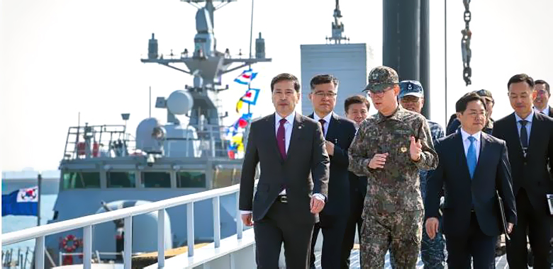 국방부장관 직무대행, 해군 제2함대사령부 방문