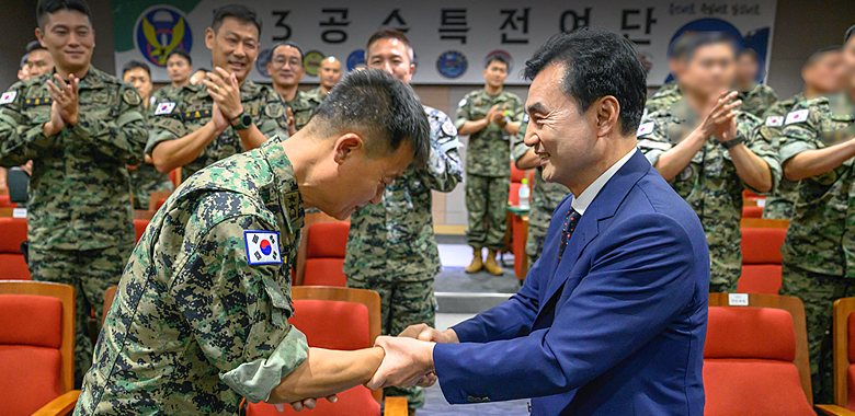 국방부장관, 취임 후 첫 현장점검