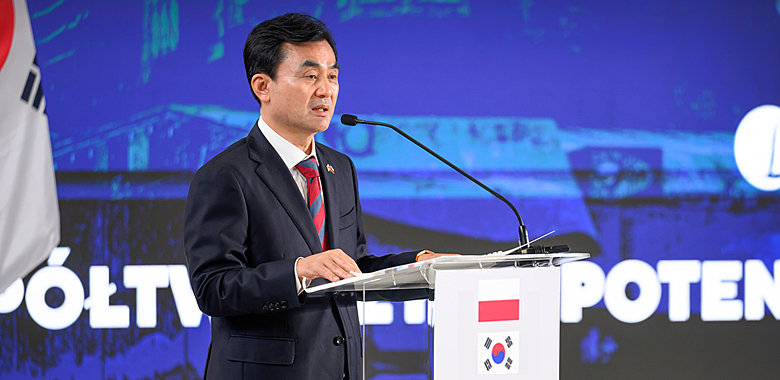 국방부장관, K2 전차 2차 이행계약 서명식 참석