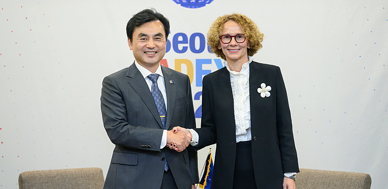 국방부장관, 서울 ADEX 2025 계기 한-NATO 양자회담 개최