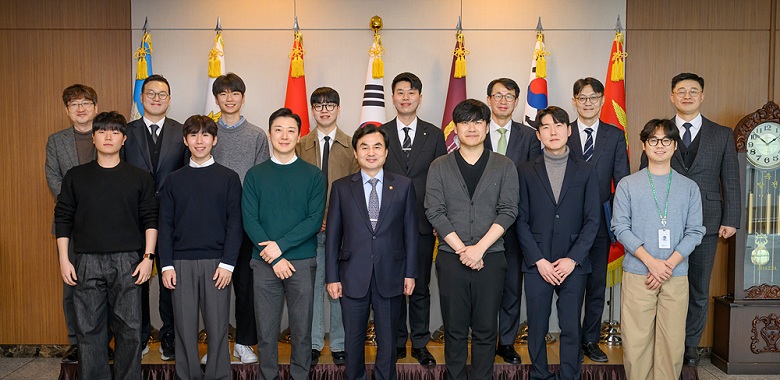국방부장관, 국방창업경진대회 출신 청년 창업인들과 첫 간담회