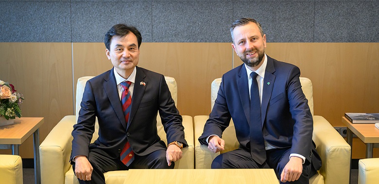 Minister Ahn Gyu-back Launches Defense Diplomacy with Visit to Poland