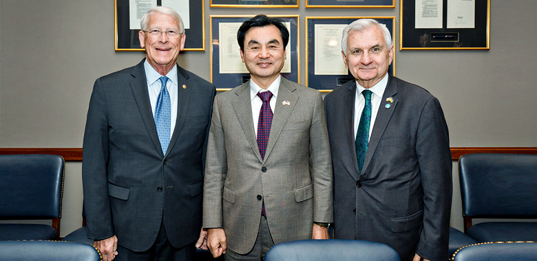 “Seeks Bipartisan US Congressional Support for OPCON Transition and Nuclear-Powered Submarine Progra