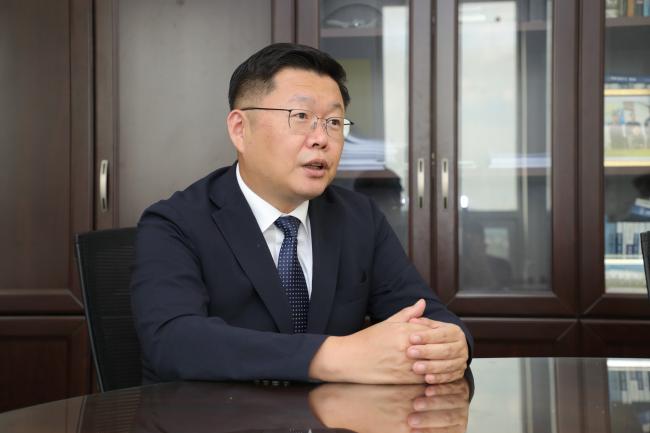 지난 13일 서울 용산구 국방부에서 조용근 대북정책관이 국방일보와 인터뷰를 하고 있다.    조종원 기자