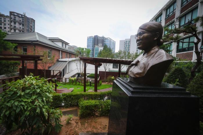 [광복80주년 다시 빛날 기억들] 독립의 혼 배움의 문 썸네일 이미지