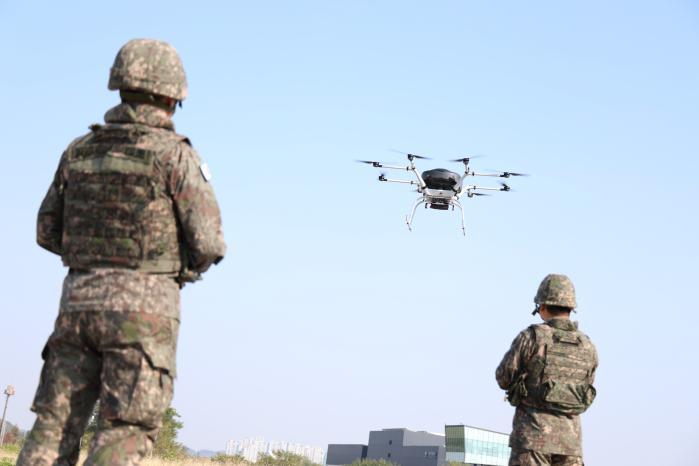 &lsquo;전장순환통제용 드론&rsquo; 운용 실력 처음 겨뤘다 썸네일 이미지