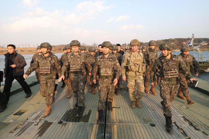 [2025 호국훈련] 한미 연합 도하훈련 썸네일 이미지