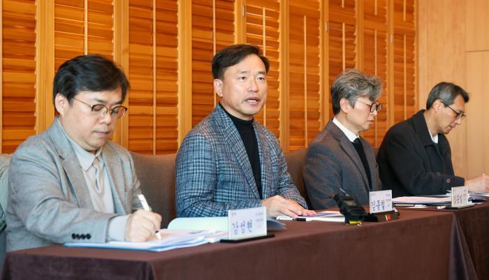 군 내 헌법가치 정착 위한 제도적 개선 구체적 논의 썸네일 이미지