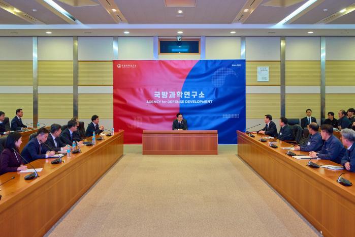 &ldquo;국방비 증액으로 방위산업 강화 이뤄질 것&rdquo; 썸네일 이미지