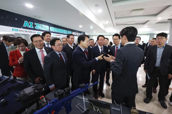 특별인터뷰&nbsp;성일종 국회 국방위원장 썸네일 이미지