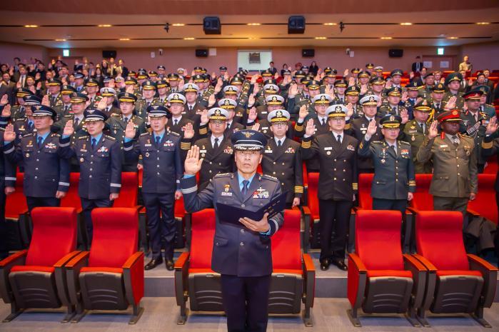 국방대, 올해 안보과정 입교식&hellip;정책 수립&middot;관리 능력 배양 썸네일 이미지