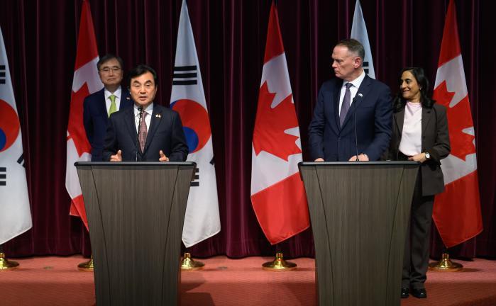 한&middot;캐나다 군사&middot;국방 비밀정보보호협정 체결 썸네일 이미지