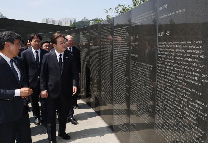 On May 14, then-presidential candidate Lee Jae-myu