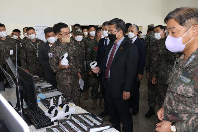 [Minister Suh Wook] “We hope for the firm establis