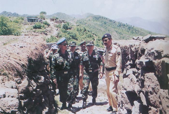 In 1997, Ahn Chung-jun (left), a retired ROK Army 